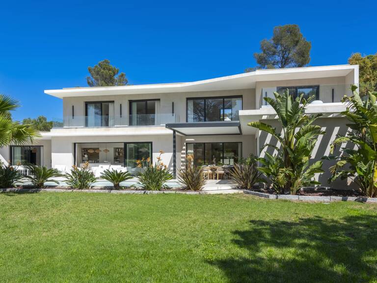 VILLA CONTEMPORAINE 230 M² - BOULOURIS, À 900 M DES PLAGES. — photo 1