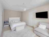 VILLA CONTEMPORAINE 230 M² - BOULOURIS, À 900 M DES PLAGES. — photo 4