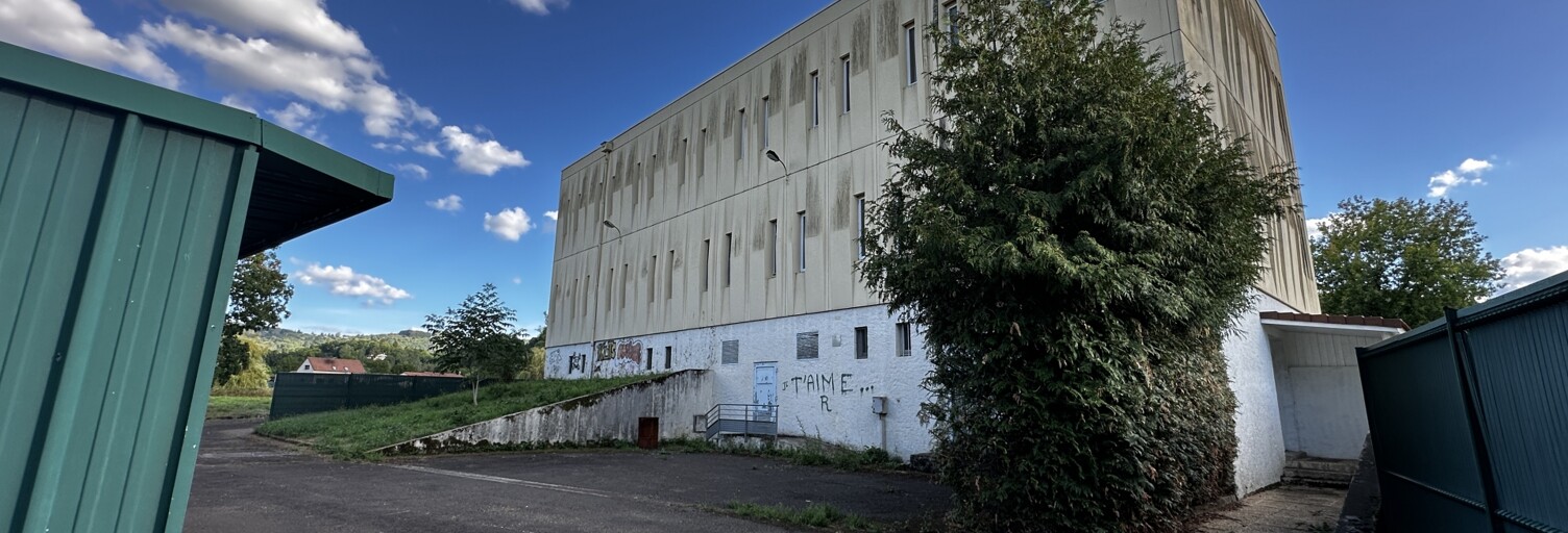 Commerce  470 m² à vendre à Saint-Céré (46400)