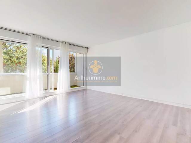 RARE sur le secteur - Le Pecq grand studio de 46m2 balcon, cave, parking, ascenseur, gardien... — photo du bien