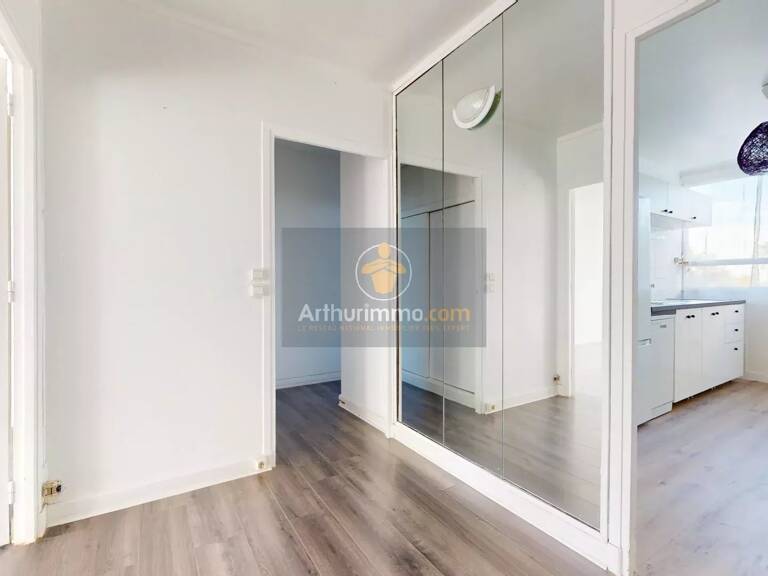 RARE sur le secteur - Le Pecq grand studio de 46m2 balcon, cave, parking, ascenseur, gardien... — photo 1