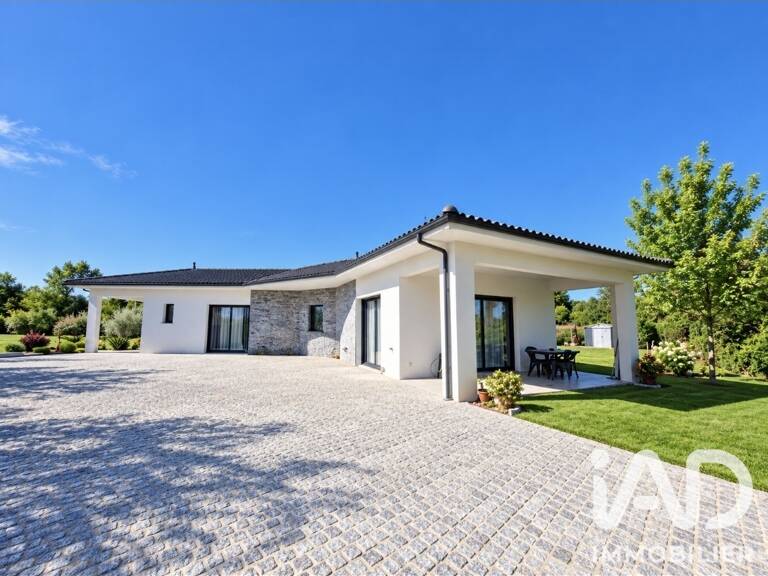 Vente Maison/villa 8 pièces — photo 1