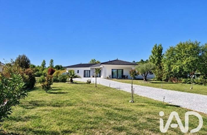 Vente Maison/villa 8 pièces — photo 2