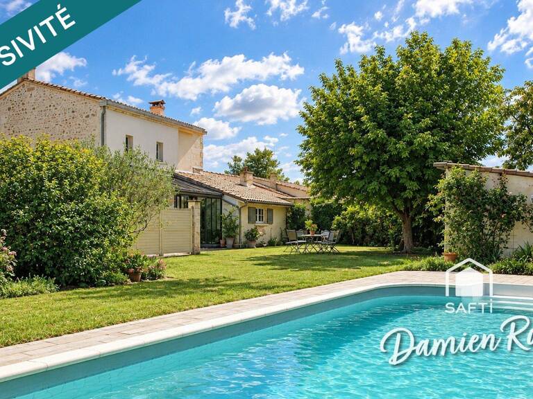 Maison de maître en pierre de 190 m² au cœur de Lamarque. — photo 1