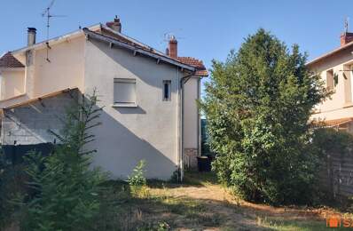 Maison de ville avec un fort potentiel à rénover — photo du bien