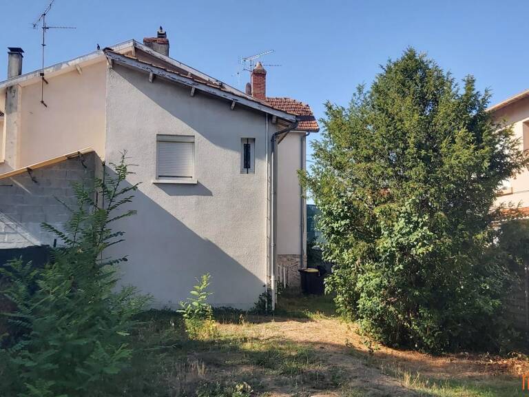 Maison de ville avec un fort potentiel à rénover — photo 1