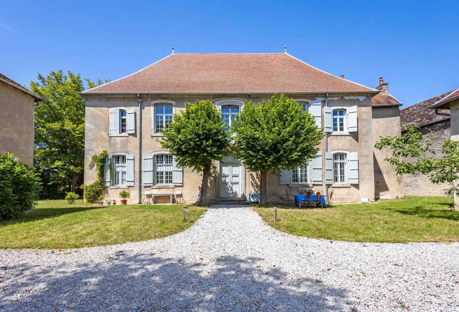 Ancienne maison de Maître de forge du XVIII éme siècle  335 m²  Parc clos de 5 425 m² et dépendances — photo 1