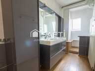 Un duplex avec de beaux volumes et un extérieur privatif, à proximité de la frontière allemande. — photo 4