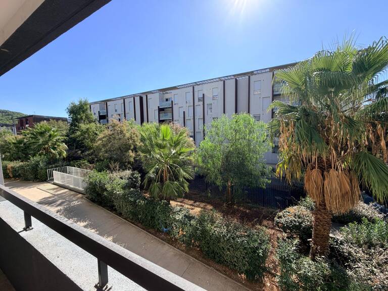 Sète : T2, terrasse plein sud, garage et plages — photo 1