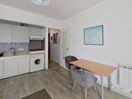 AU POULIGUEN  Studio Lumineux avec Balcon & Cave — photo 2