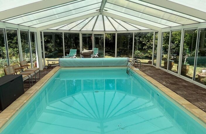 Maison 200 m² avec piscine sur parc de 4 300 m² — photo 2