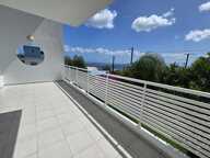 SCHOELCHER  Enclos  T4 duplex avec vue mer 1490 € — photo 2