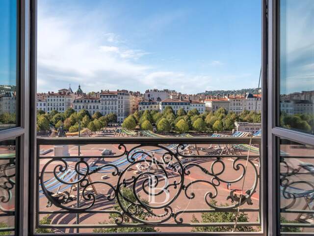 Lyon 2 - Place Bellecour- Appartement de 201 m² - 4 chambres — photo du bien
