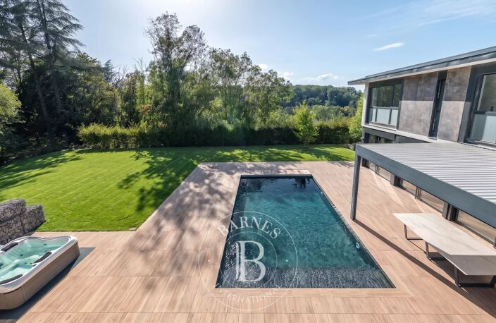 Ecully - Maison contemporaine  - 5 chambres - Salle de sport - Piscine - Garage — photo 3