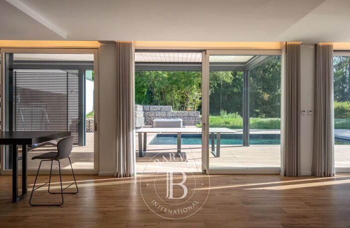 Ecully - Maison contemporaine  - 5 chambres - Salle de sport - Piscine - Garage — photo 4