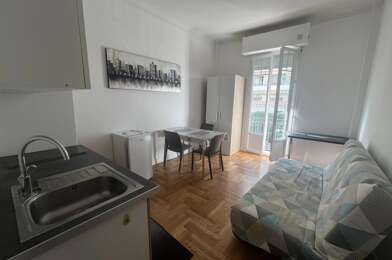 Appartement 1 pièces 700 €