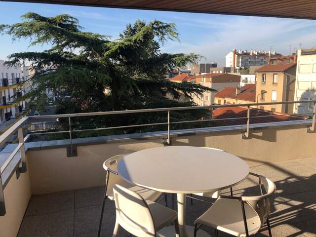 Appartement 4 pièces 70 m² à Villeurbanne — photo du bien