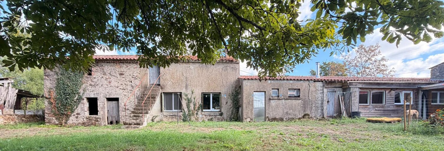 Maison 5 Pièces 104 m² à vendre à Saint-Étienne-du-Bois (85670)