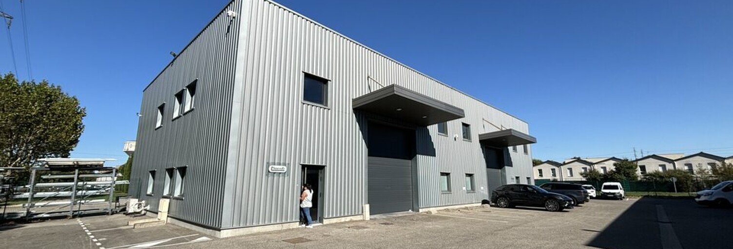 Commerce  310 m² à louer à Saint-Priest (69800)