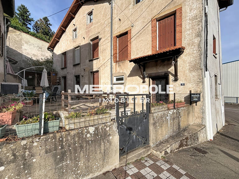 Maison de ville avec terrain   Beau potentiel à rénover — photo 1
