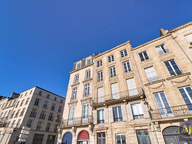 Appartement  vue sur quais Bordeaux 92 m2 — photo du bien