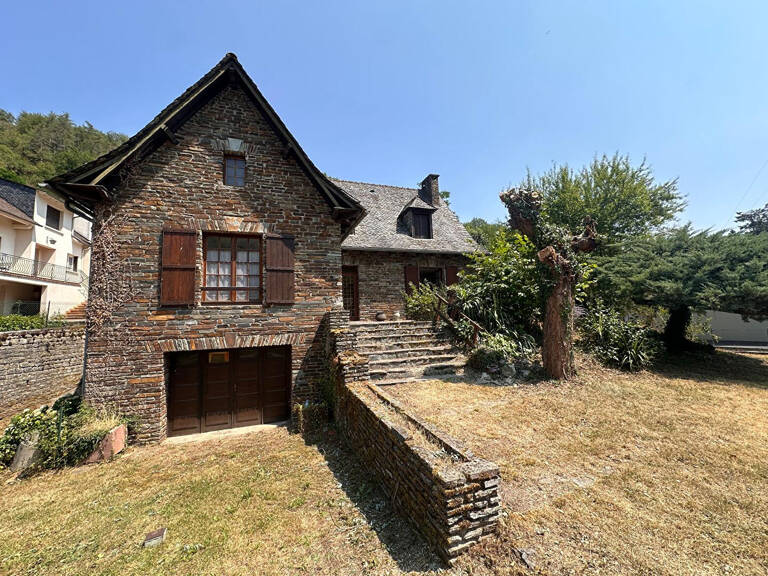 ESTAING, Maison d'habitation avec grand sous-sol et terrain — photo 1