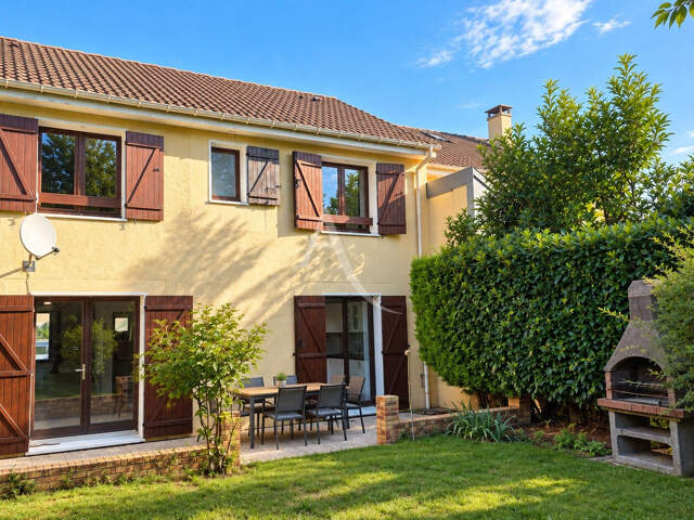 Maison Jouy Le Moutier 6 pièce(s) 95 m2 — photo du bien