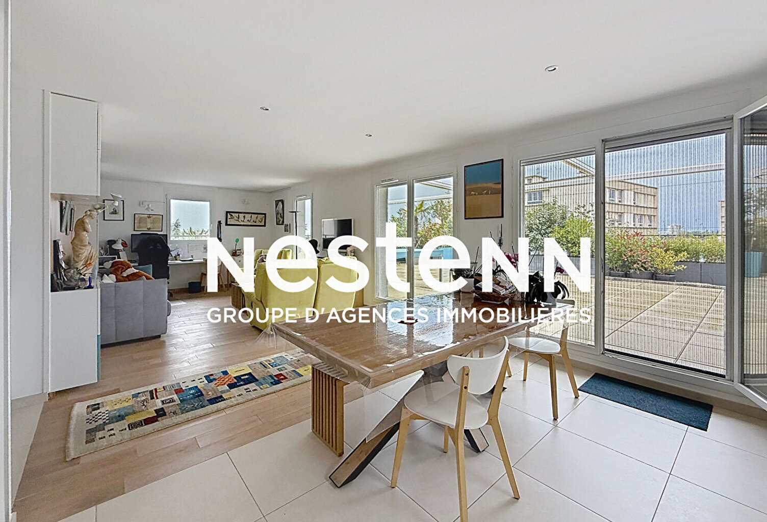Grand Appartement 2 pièces avec Grande Terrasse en dernier étage - 69500 BRON — photo 1