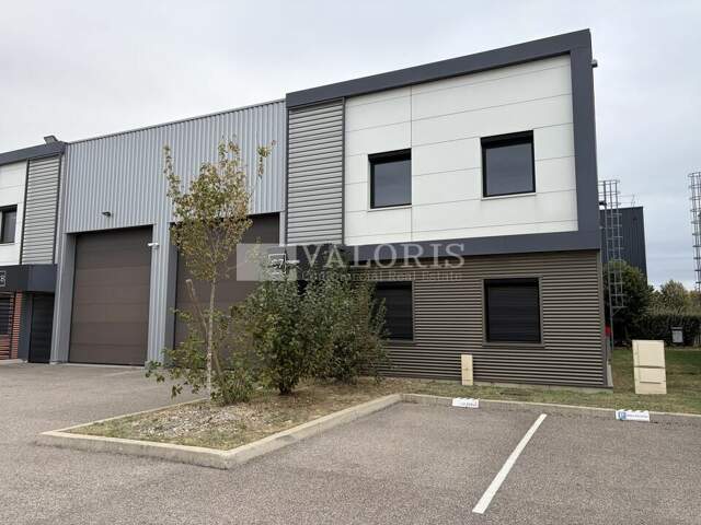 LOCAL D'ACTIVITE - ATELIER à LOUER — photo du bien