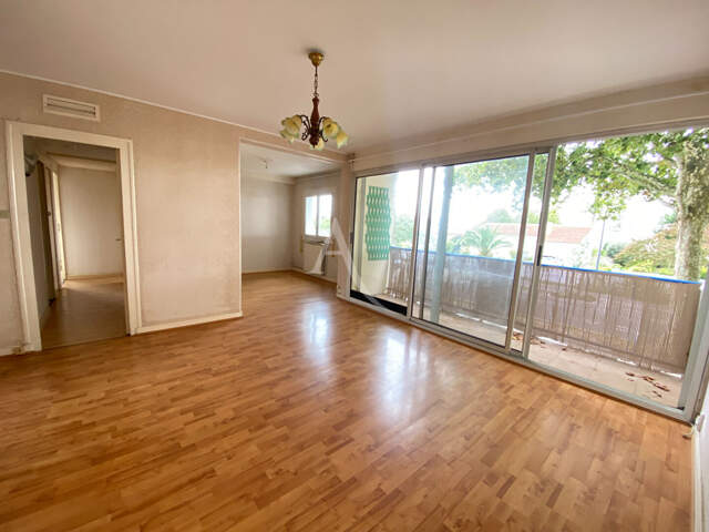 Appartement 3 pièces avec balcon, loggia et garage — photo du bien