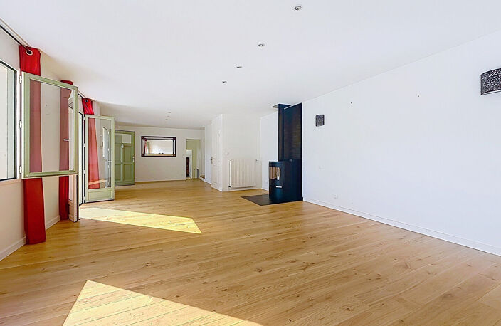 Dardilly, coup de coeur alliant charme de l'ancien, rénovation de qualité et piscine — photo 2