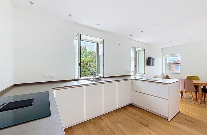 Dardilly, coup de coeur alliant charme de l'ancien, rénovation de qualité et piscine — photo 4