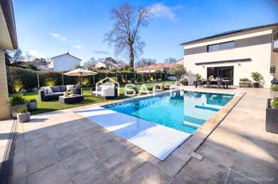 Maison 7 pièces 749000 €