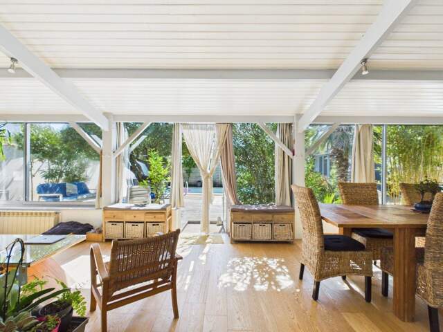 Maison plain pied / 3 chambres + bureau / 3 sde + 3 wc / Piscine — photo du bien