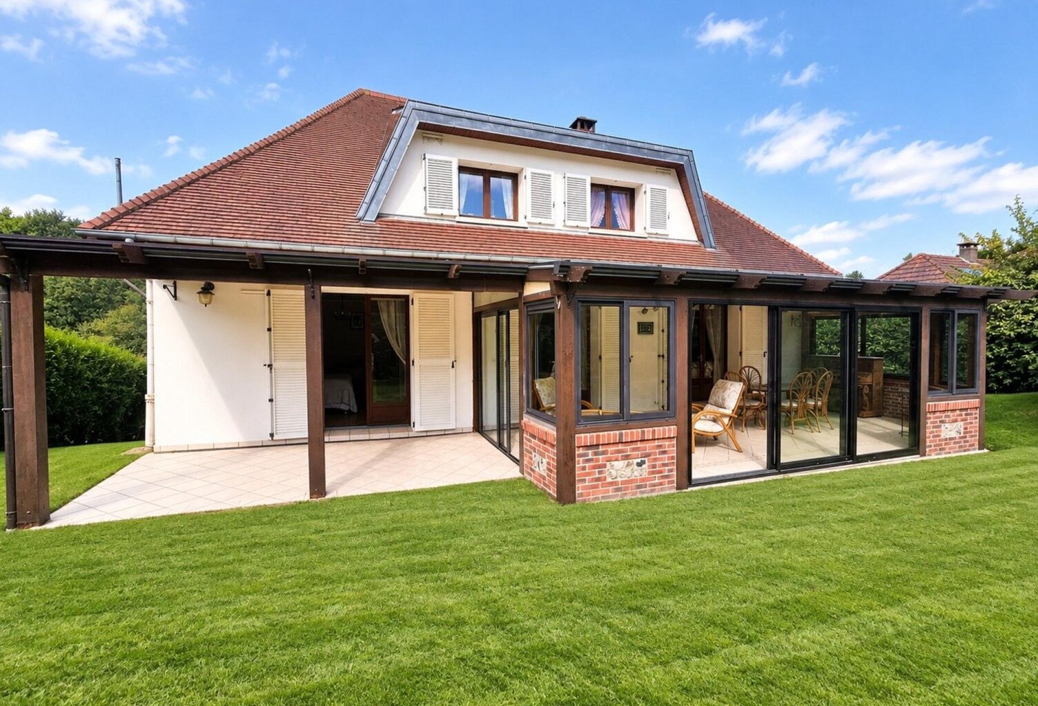 Maison familiale de 124m² avec grande véranda et sous sol complet — photo 1