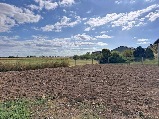 Terrain constructible — photo du bien