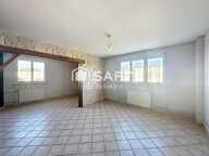 Appartement traversant et baigné de lumière, 2 chambres, loggia et ascenseur. — photo 2
