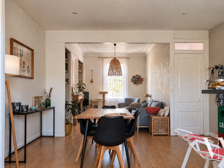 LIMITE ÉCULLY    CHARME & LUMIÈRE   64 M2   POTENTIEL T3 — photo 1