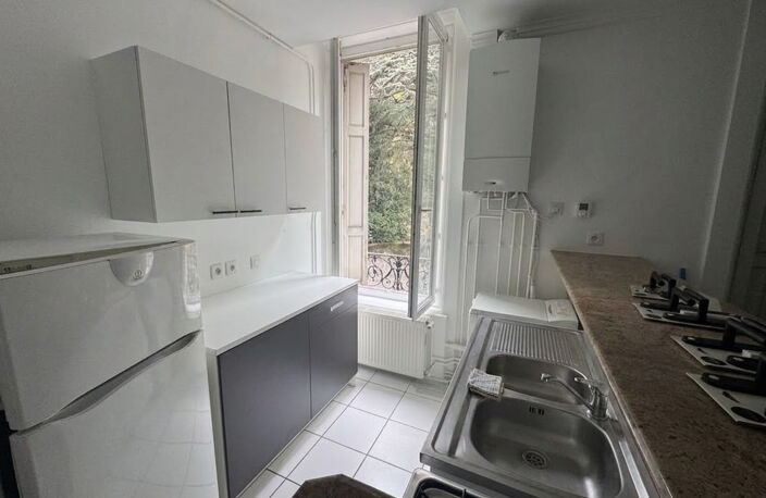 F2 MEUBLE - BADOUILLERE / PLACE ALBERT THOMAS — photo 4