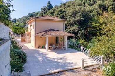 Maison 5 pièces 790000 €