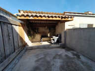 Venez découvrir cette charmante maison de ville mitoyenne d'un côté  avec une cour et une cave — photo 2