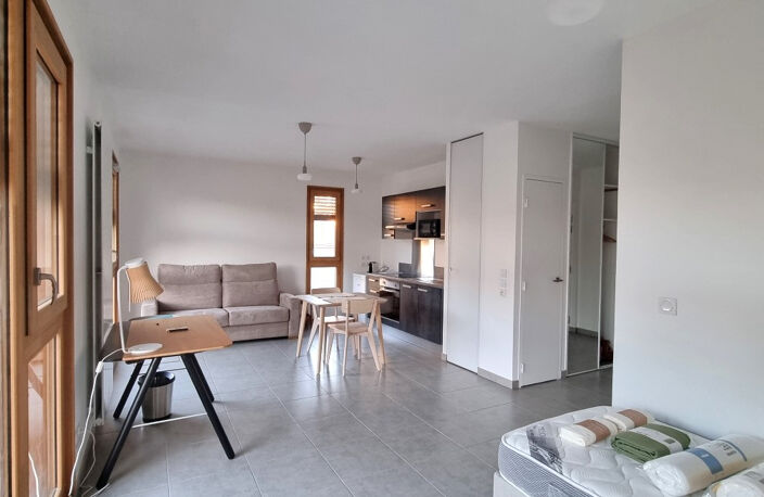 VENTE LYON 69001 - CROIX ROUSSE CHARTREUX BEL APPARTEMENT MEUBLE T1 BIS 39M2 DANS RESIDENCE STANDING AVEC G — photo 3