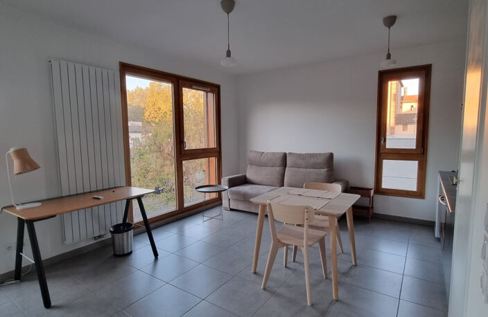 VENTE LYON 69001 - CROIX ROUSSE CHARTREUX BEL APPARTEMENT MEUBLE T1 BIS 39M2 DANS RESIDENCE STANDING AVEC G — photo 4