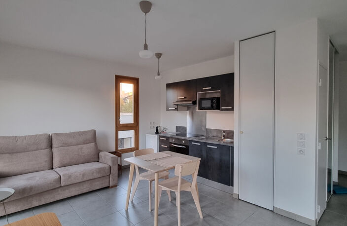 VENTE LYON 69001 - CROIX ROUSSE CHARTREUX BEL APPARTEMENT MEUBLE T1 BIS 39M2 DANS RESIDENCE STANDING AVEC G — photo 5