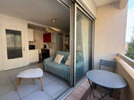 HYERES CENTRE-VILLE / STUDIO MEUBLÉ de 28.41 m2 + BALCON de 3 m2 — photo 3