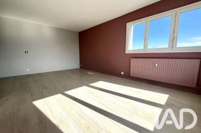 Appartement 3 pièces 880 €