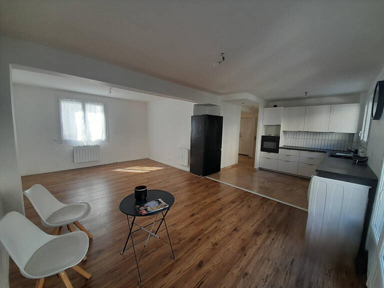 Appartement de type 3 de 66 m2 avec balcon et cave — photo 1