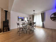 Meyzieu - charmante maison de ville de 104 m2 - jardin privé — photo 3