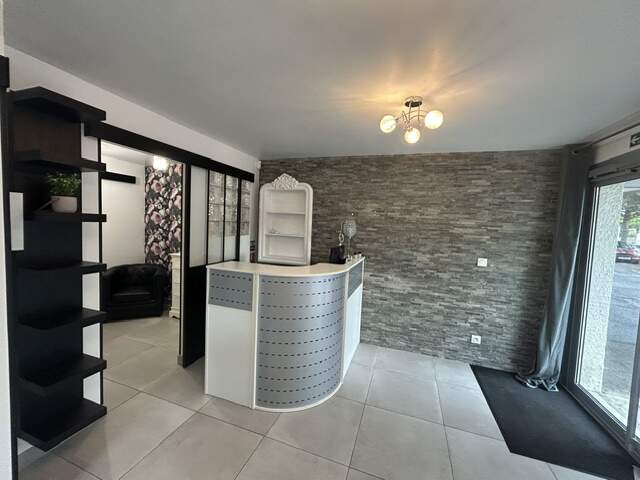 LOCAL COMMERCIAL - SAINT CYPRIEN PLAGE — photo du bien