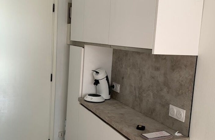 STUDIO MEUBLÉ - CENTRE VILLE - CAHORS — photo 4